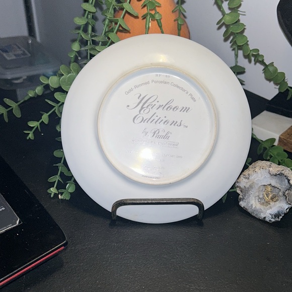 Gold Rimmed Porcelain Plate - Picture 4 of 10